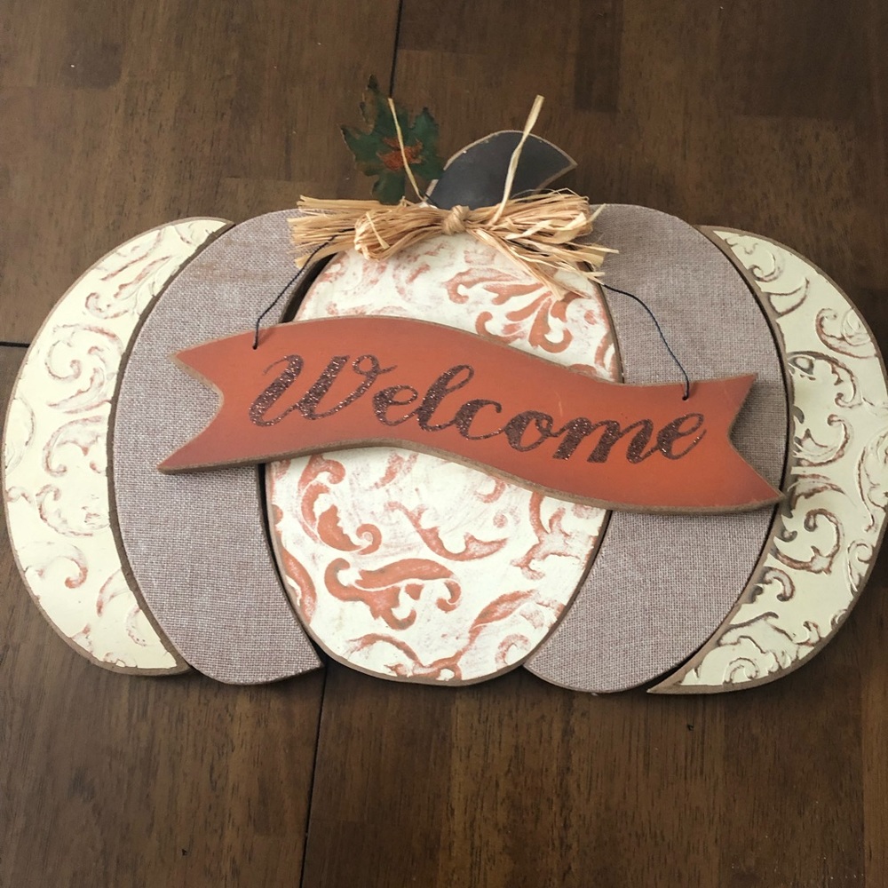 Big Lots Pumpkin Welcome Sign